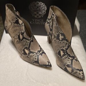 Vince Camuto Tan and Black Heels with Snakeskin Pattern